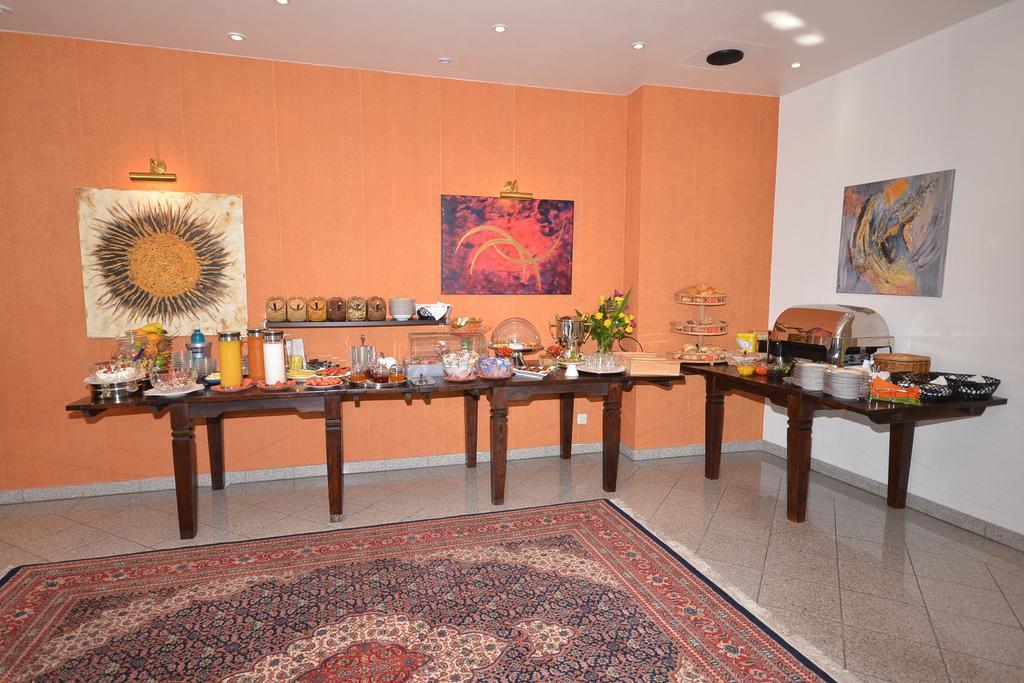 Alpha Hotel Garni ディーツェンバハ エクステリア 写真