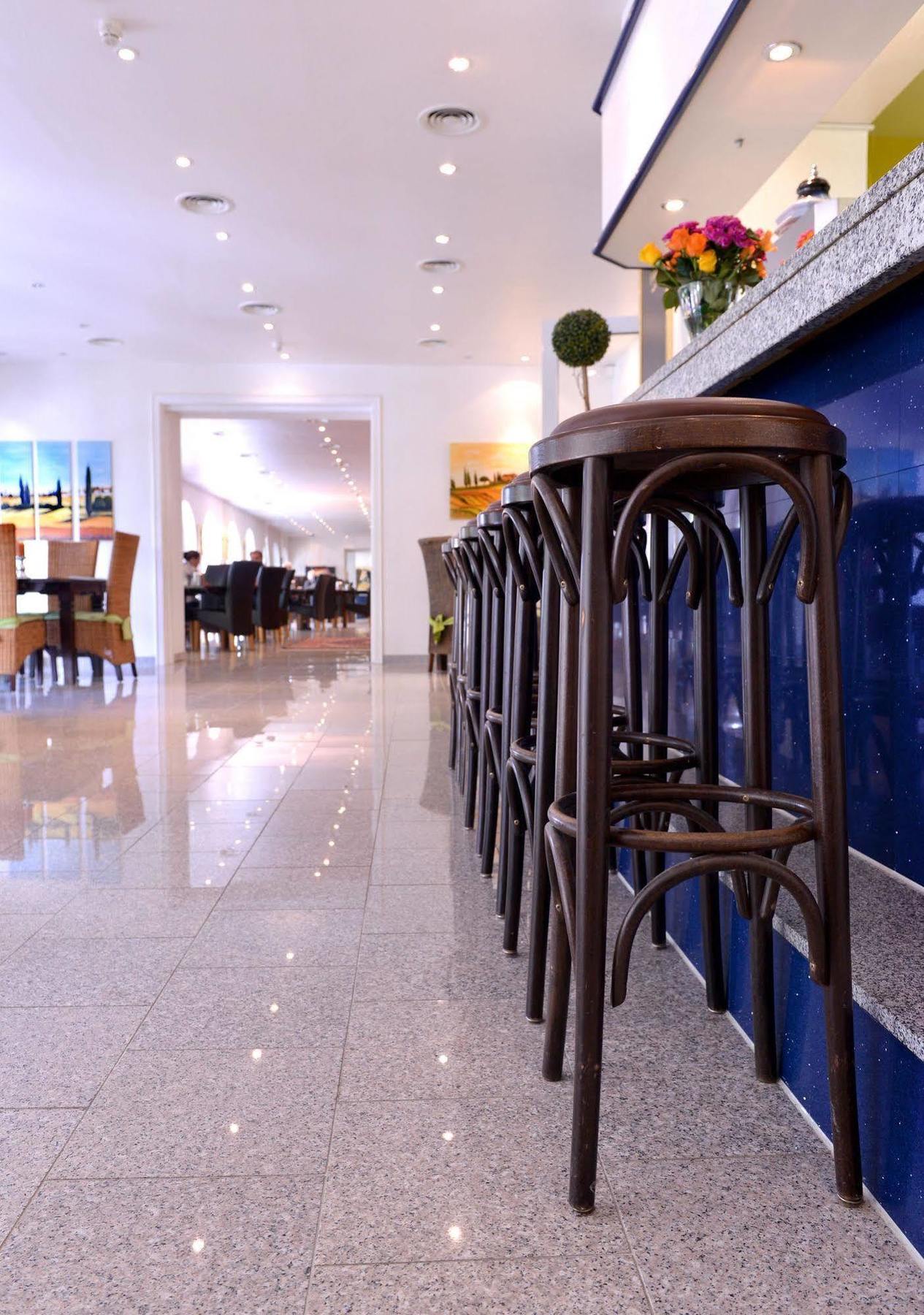 Alpha Hotel Garni ディーツェンバハ エクステリア 写真